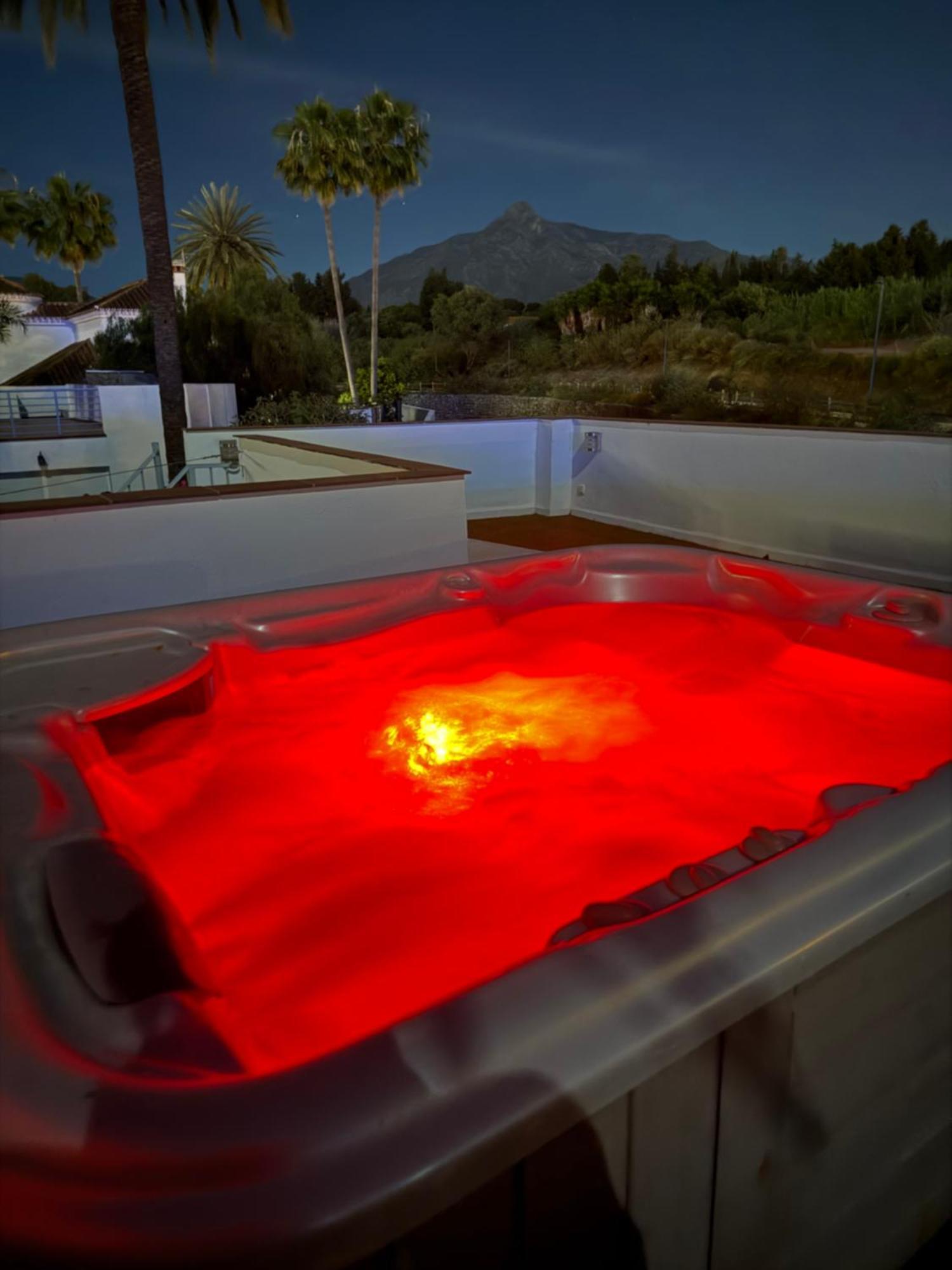 Puerto Banus Jacuzzi Close To Breath And Marbella Arena Buitenkant foto